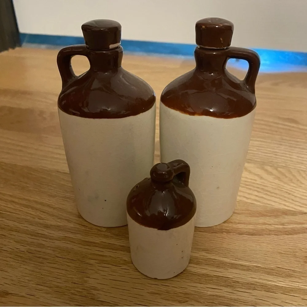 Vintage Amish Jug Oil Vinegar Pepper Containers Ceramic Condiment Holder Dining